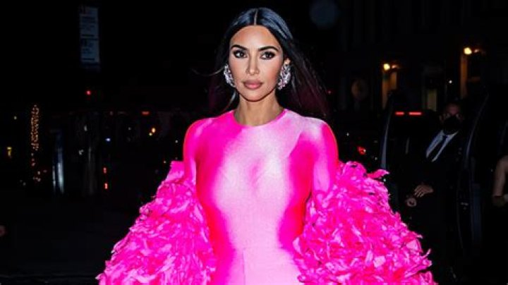 Skims Fendi Photos – Hollywood Life