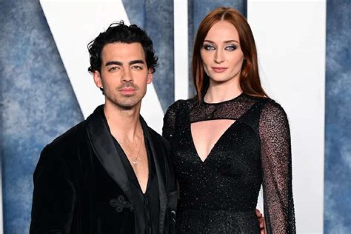 Sophie Turner Parties But Doesn’t Drink At Bar With Joe Jonas Amidst Reports She’s Pregnant