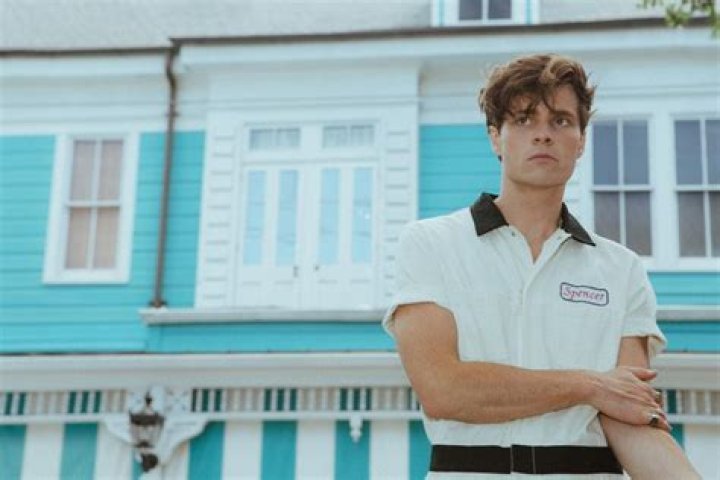 Spencer Sutherland Is ‘Grateful’ To Bring Some ‘Fun’ With New Song – Hollywood Life