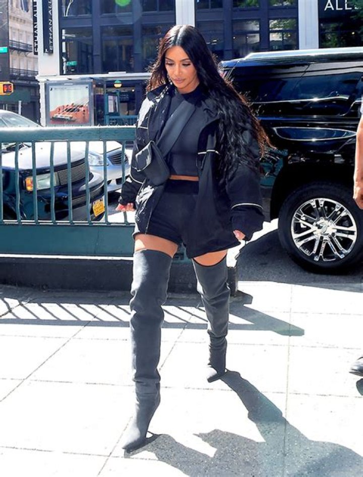 Stars In Thigh-High Boots & Booty Shorts: Photos – Hollywood Life