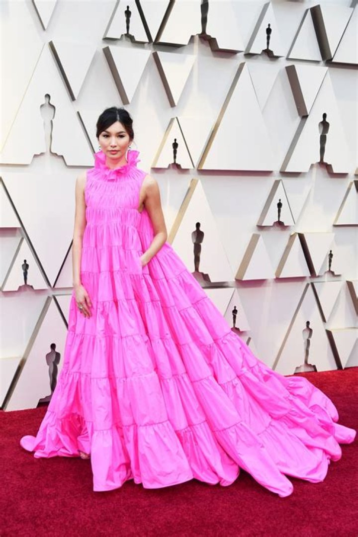 Stars In Thigh-High Slit Dresses At The 2019 Oscars — PICS
