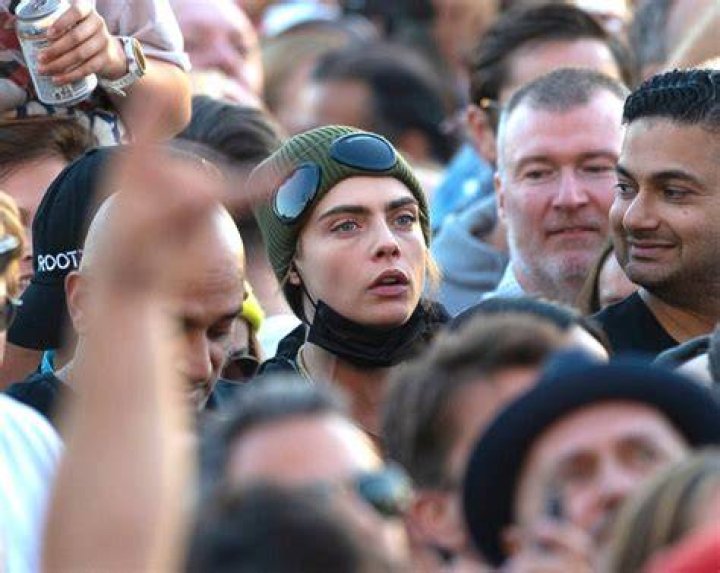 Stars Wearing Beanies: Photos – Hollywood Life