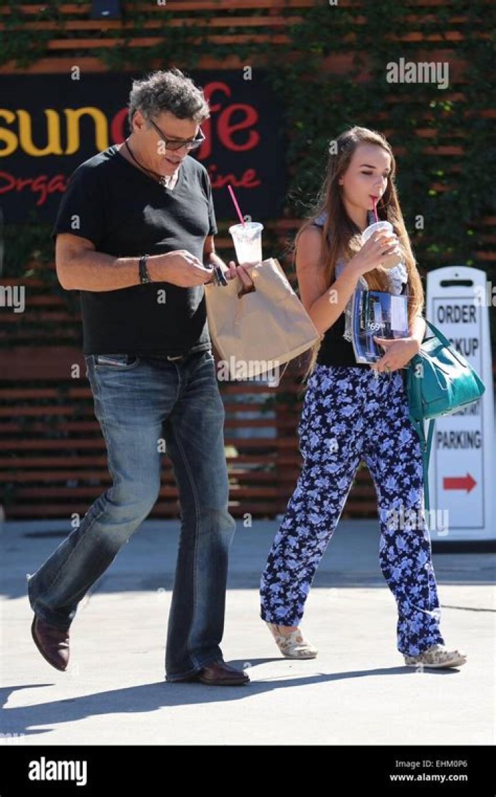 Steven Bauer, 57, Steps Out With 18-Year-Old Girlfriend Lyda Loudon — See Pics – Hollywood Life