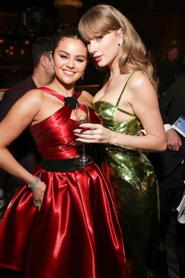 Taylor Swift and Selena Gomez Have Sweet Golden Globes Moment – Hollywood Life