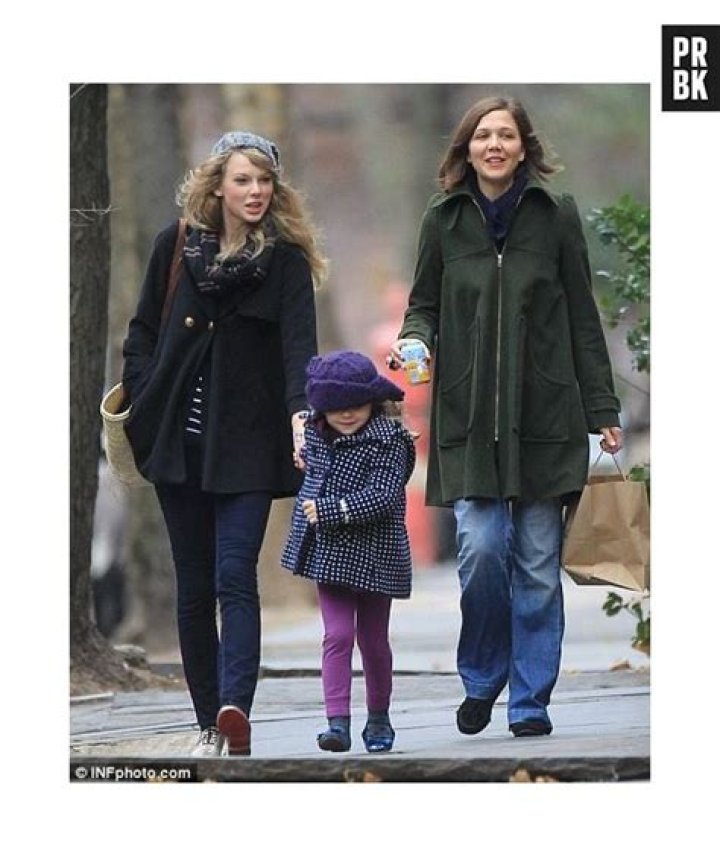 Taylor Swift Dumped Family For Thanksgiving With Jake's Sis Maggie Gyllenhaal!