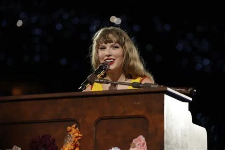Taylor Swift’s Teacher Claims She Was ‘Always Writing Poetry’ in Class