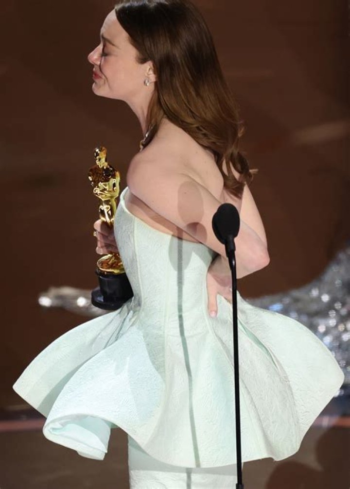 Tears Her Dress Telling Story – Hollywood Life