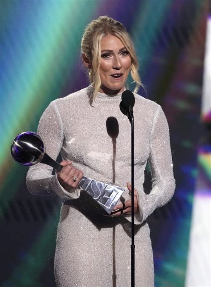 Tennis Champ Wins Best Female Athlete – Hollywood Life