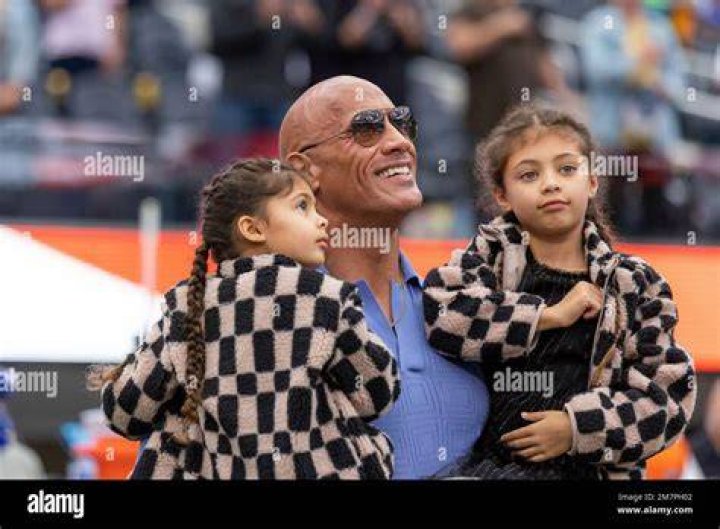 The Rock Brushes His Daughter Tiana’s Hair In Adorable New Pic – Hollywood Life