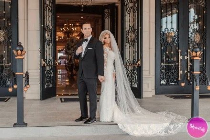‘The Situation’s Fiancee Lauren Pesce Gets A Nose Job — Pic – Hollywood Life