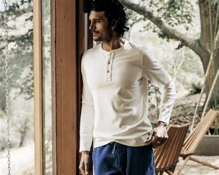 The Top Men’s Short Sleeve Henleys in 2023 – Reviews by Hollywood Life – Hollywood Life