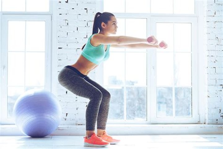 This Single Glute Toning Exercise Can Be Done While You Work On Your Computer At Home