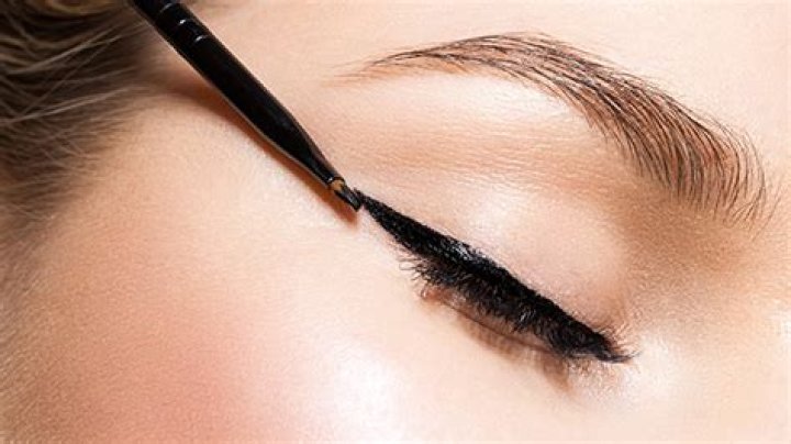 TikTok Just Shared The Easiest Hack For Effortless Eyeliner