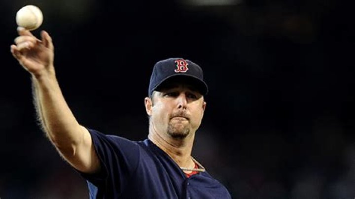 Tim Wakefield Dead At 57 – Hollywood Life