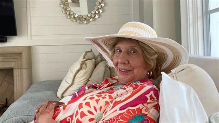 Todd & Nanny Faye Tackle Her Allergies – Hollywood Life