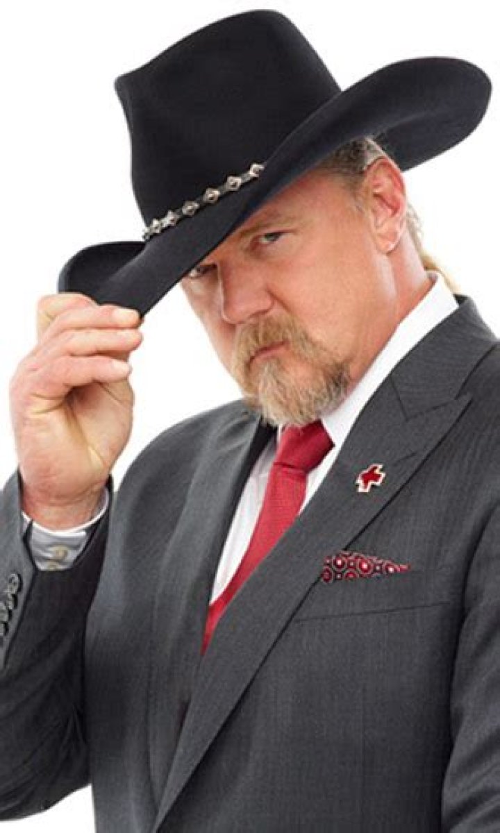 Trace Adkins – Hollywood Life