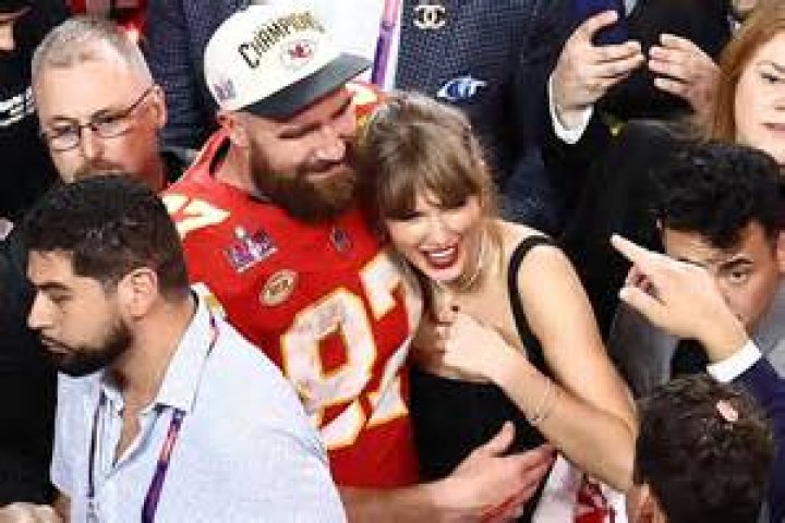 Travis Kelce Admits He Wishes He Could ‘Go Support’ Taylor Swift at the Grammys in New Interview