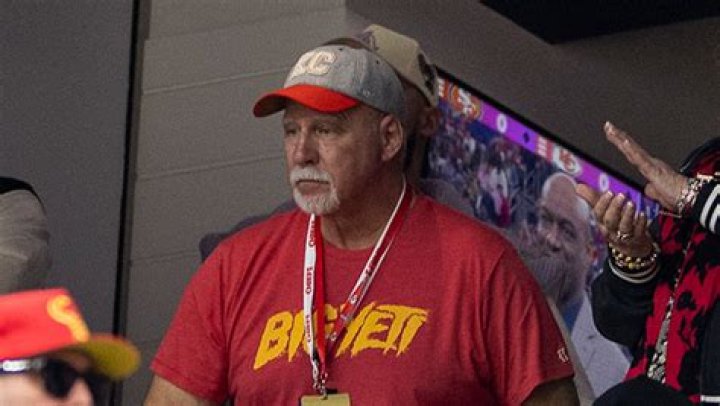Travis Kelce Hugs Dad Ed in Cute Father’s Day Video: Watch