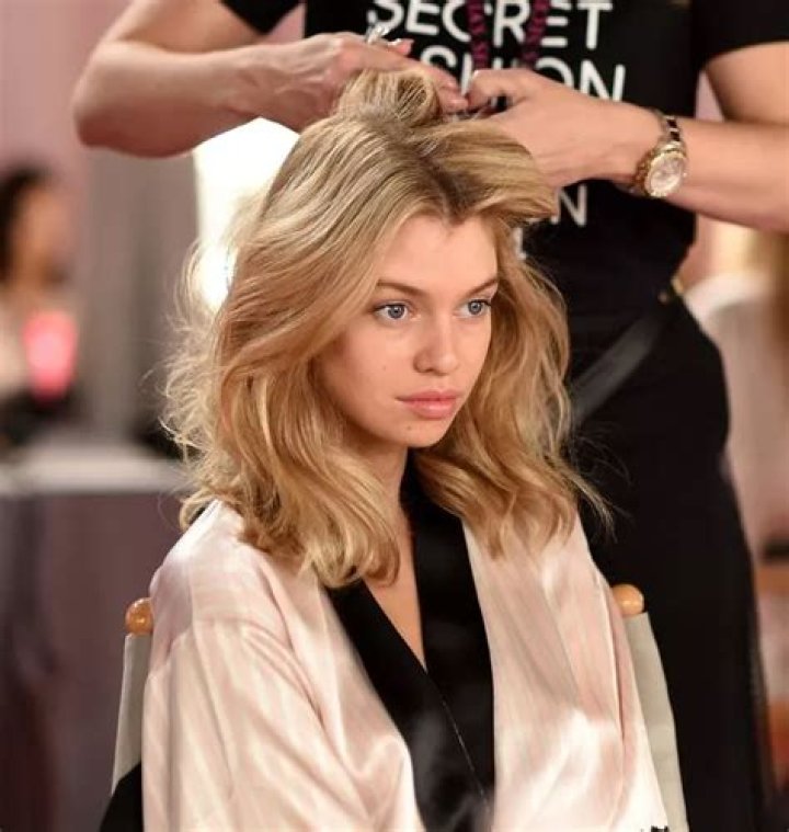 Victoria’s Secret Model Stella Maxwell Reveals How ‘Confidence’ Makes Her Feel Sexiest