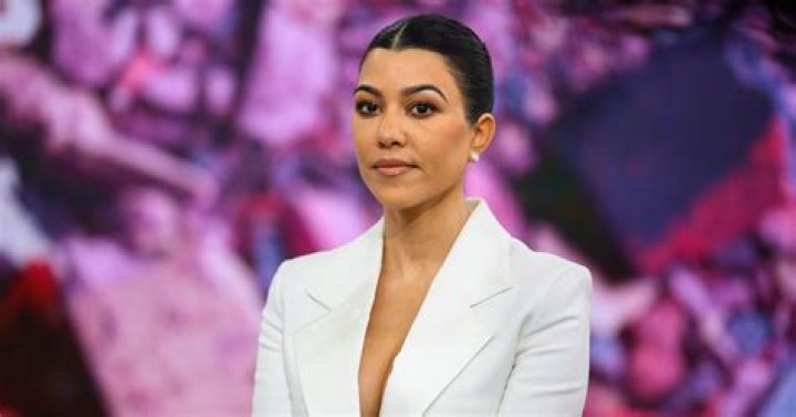 Was Kourtney Kardashian Robbed In New ‘KUWTK’ Clip? – Hollywood Life