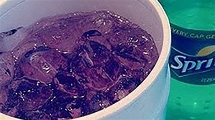 What Is Sizzurp? 5 Things About The Drug Lil Wayne Admitted To Using – Hollywood Life