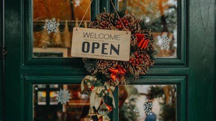 What Restaurants Are Open On Christmas 2018? Find Out Now – Hollywood Life