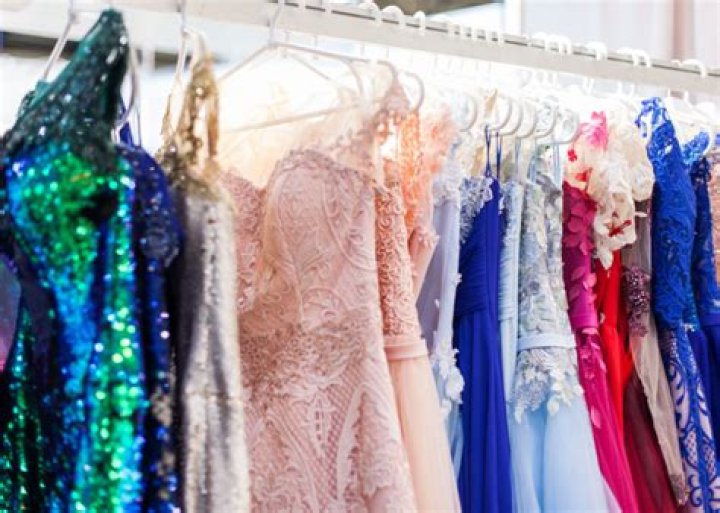 Where To Sell Your Prom Dress — 4 Best Places To Re-Sell Your Used Gown – Hollywood Life