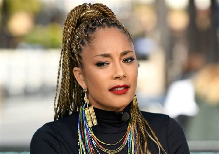 Who Is Amanda Seales? Facts On The Comedian & Actress – Hollywood Life