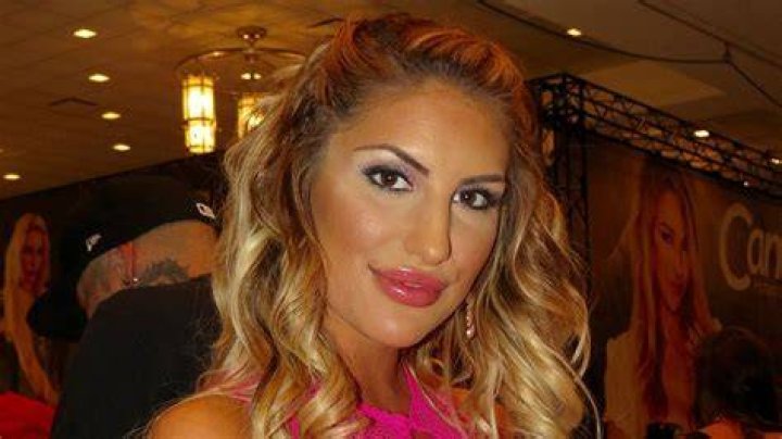 Who Is August Ames? 5 Facts About The Porn Star Who Died – Hollywood Life