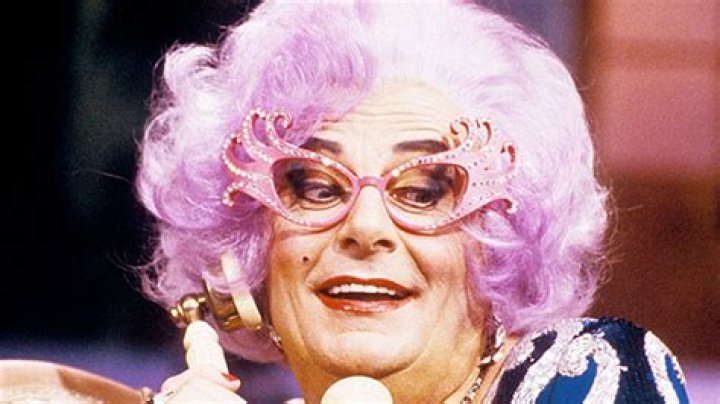 Who Is Barry Humphries? 5 Things On Comic & Dame Edna Creator – Hollywood Life