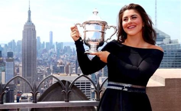 Who Is Bianca Andreescu? 5 Things To Know About the U.S. Open Winner – Hollywood Life