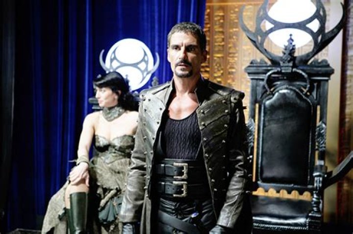 Who Is Cliff Simon? 5 Things About ‘Stargate’ Actor Who Died At 58 – Hollywood Life