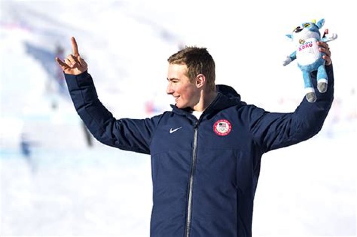 Who Is Dusty Henricksen? Facts About Olympic Snowboarder – Hollywood Life