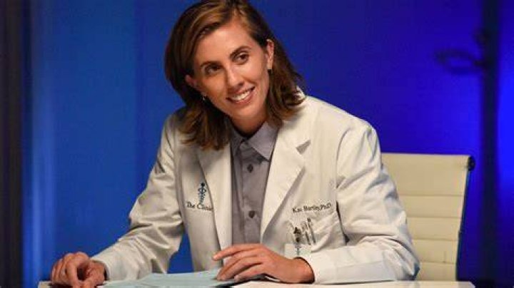 Who Is E.R. Fightmaster? About The Non-Binary Actor On Grey’s Anatomy – Hollywood Life
