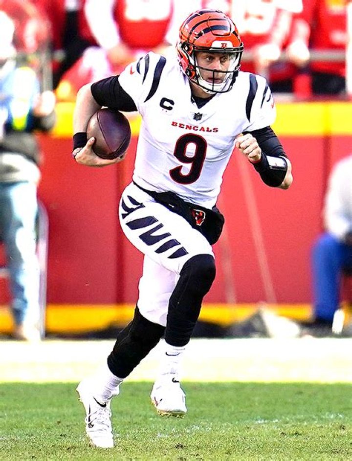 Who Is Joe Burrow? 5 Things About Cincinnati Bengals Quarterback – Hollywood Life