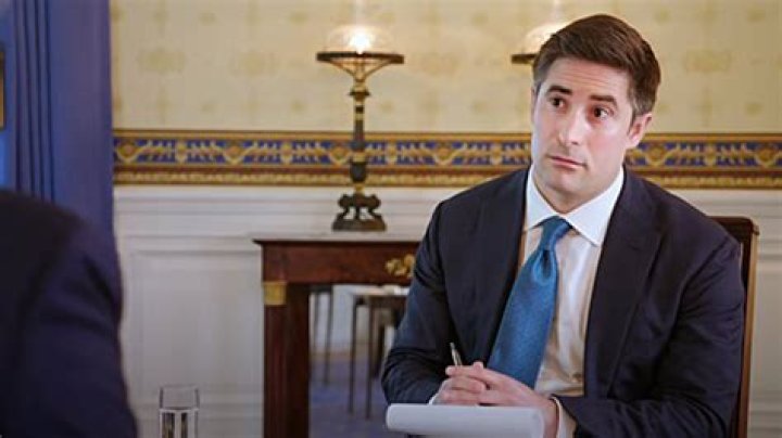 Who Is Jonathan Swan? 5 Things To Know About The Political Journalist – Hollywood Life