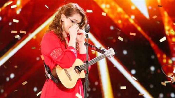 Who Is Mandy Harvey — 5 Things To Know About ‘AGT’s Deaf Singer – Hollywood Life