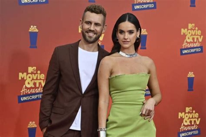 Who Is Natalie Joy? 5 Things On ‘The Bachelor’s Nick Viall’s Fiancee – Hollywood Life