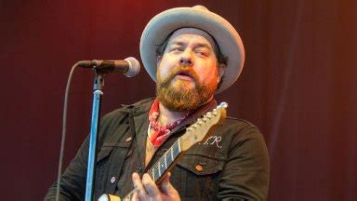 Who Is Nathaniel Rateliff? — 5 Things About ‘SNL’ Singer Making Debut – Hollywood Life
