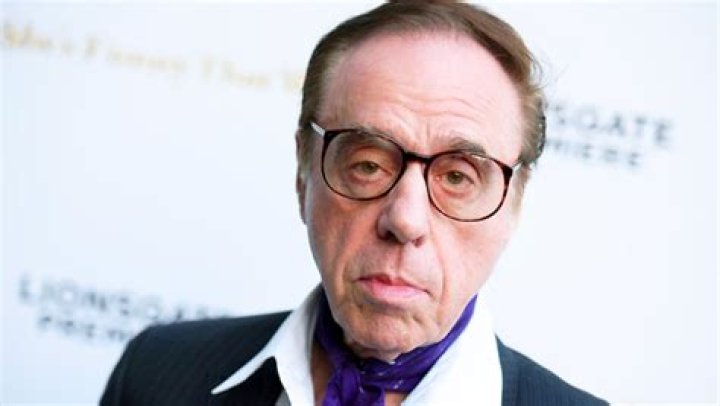 Who Is Peter Bogdanovich? Facts About The Director Who Died – Hollywood Life