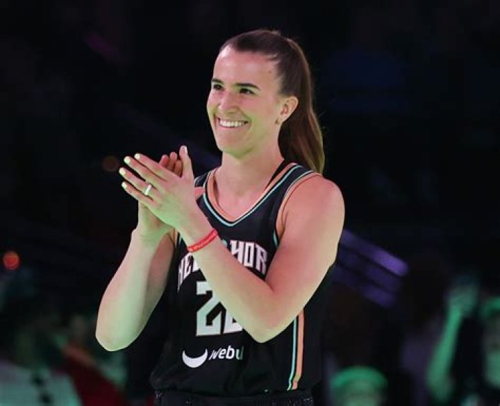 Who Is Sabrina Ionescu? 5 Things About Basketball Player  – Hollywood Life