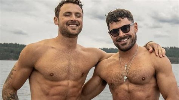 Zac Efron Goes Bungee Jumping With His Brother Dylan While Shirtless – Hollywood Life