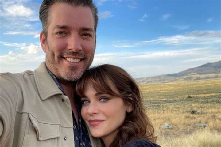 Zooey Deschanel Gushes Over BF & ‘2020 MVP’ Jonathan Scott As They Share A Sweet Snuggle — See Pics